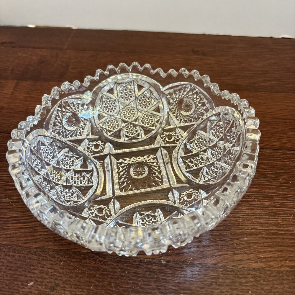Vintage ABP Large Heavy Cut‎ Glass Bowl Starburst Pattern Sawtooth Rim 7"x2"